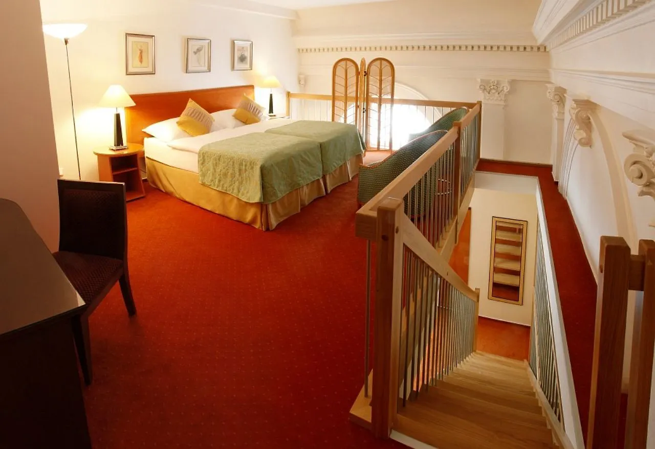 Michelangelo Grand Hotel Prague 5*,